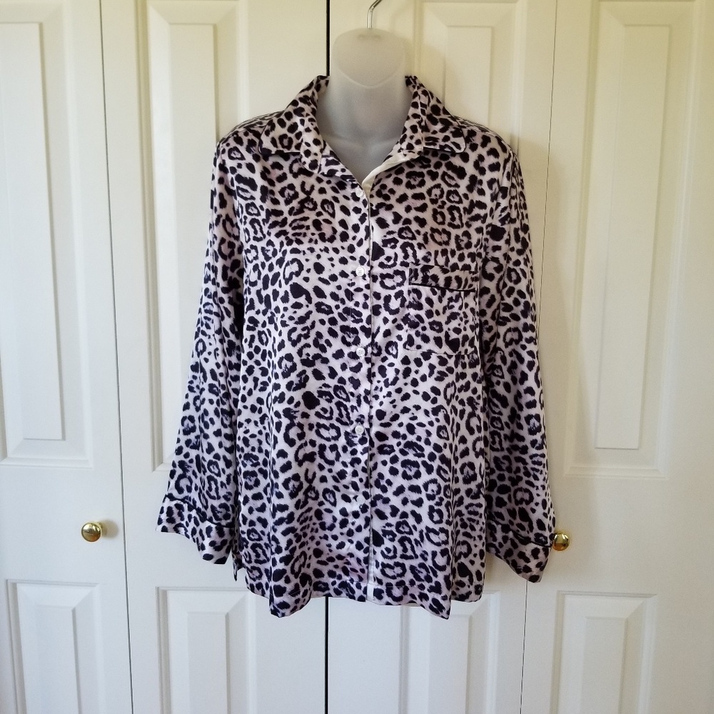 2/$10 Victoria's Secret leopard Sleep Shirt